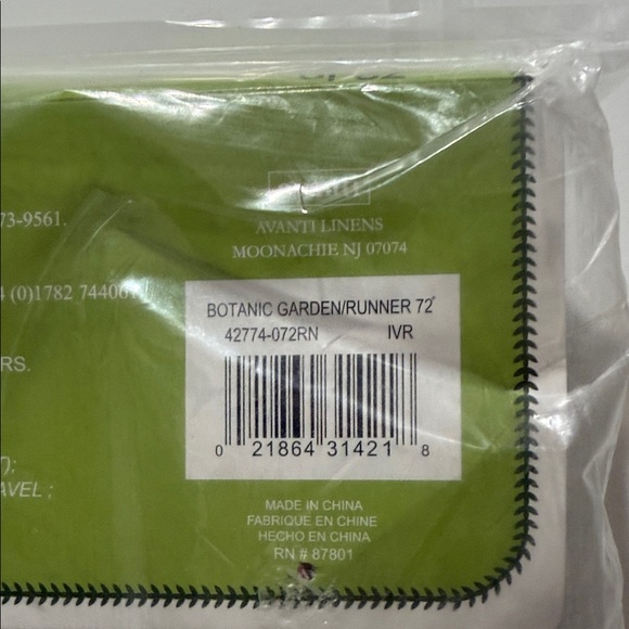 Portmeirion Green and White Floral Tablecloth - Picture 3 of 5